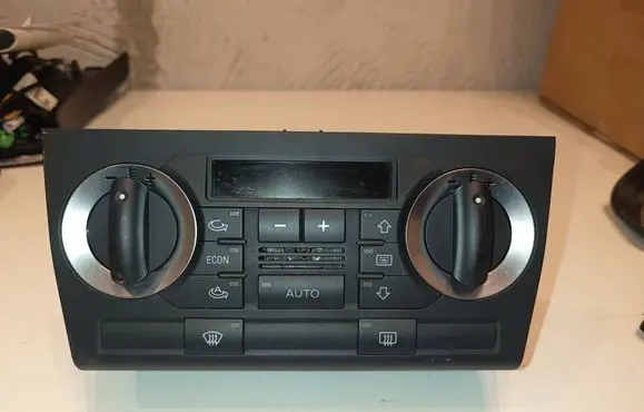 Audi A3 S3 8P Climate control unit 8P0820043AC A2C53212437
