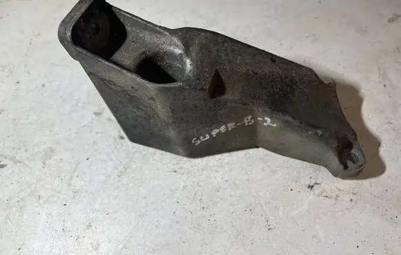 Skoda Superb B5 (3U) Engine mounting bracket 8D0199307P