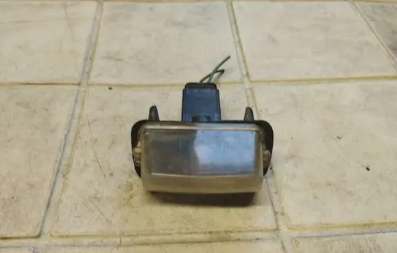 Peugeot 407 Number plate light