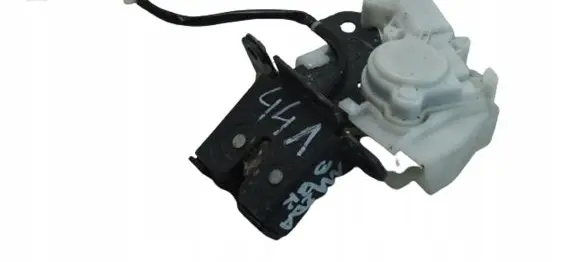 Mazda 3 I Tailgate/trunk/boot lock/catch/latch