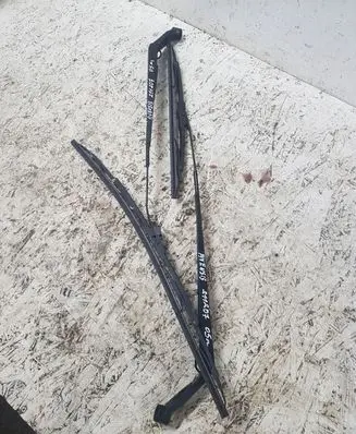 Toyota Avensis T250 Windshield/front glass wiper blade 