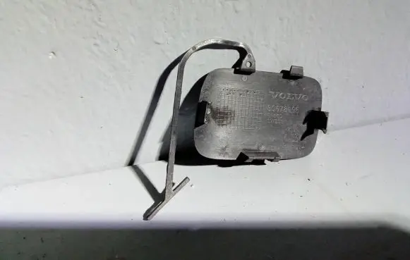 Volvo XC70 Front tow hook cap/cover 30678696 BP3ED