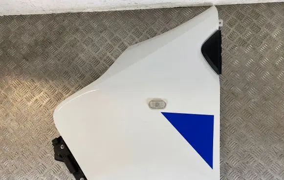 Opel Vivaro Fender