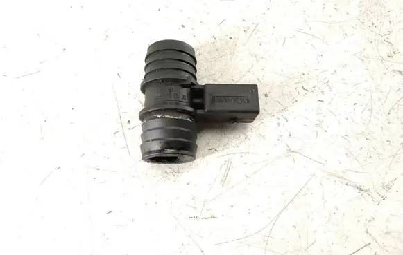 Mercedes-Benz C W204 Breather hose sensor 6510160030