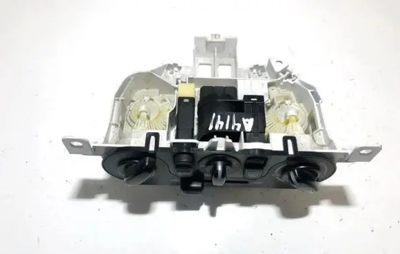 Mazda 323 F Climate control unit bj3de8f30
