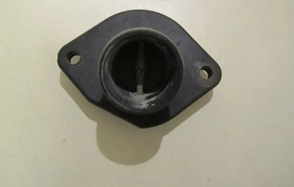 Skoda Octavia Mk2 (1Z) Thermostat housing 032121121J