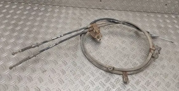 Handbrake/parking brake wiring cable