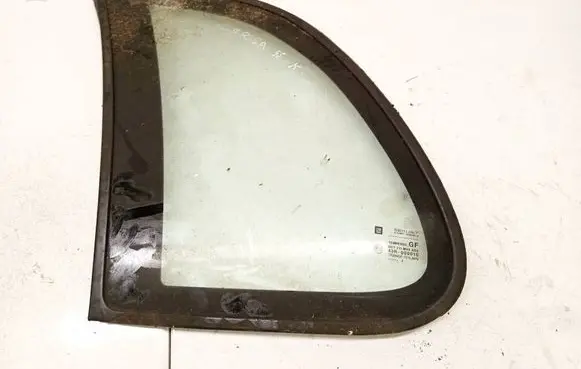 Opel Corsa B Rear side window as2