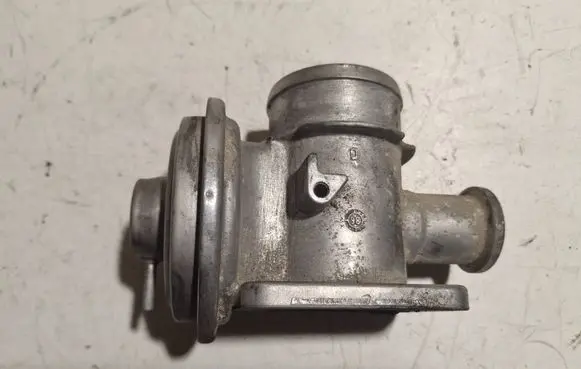BMW 5 E39 EGR valve 72252300 2354070 98T211
