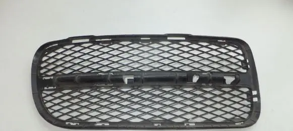 Volkswagen Touareg I Front grill 7L6853666