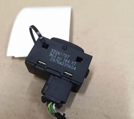 Peugeot 407 Electric window control switch 96360166XT