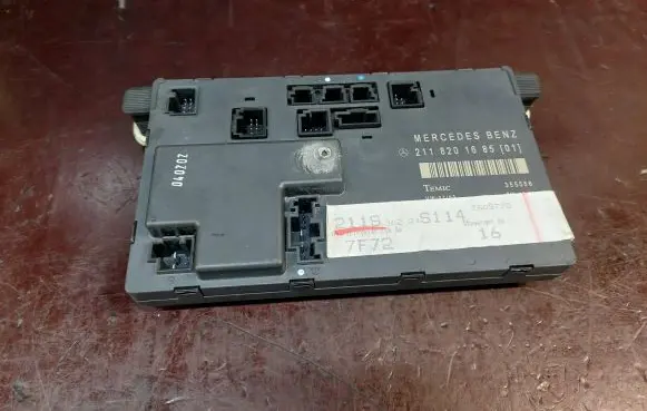 Mercedes-Benz E W211 Door control unit/module 2118201685 7605770 5362245