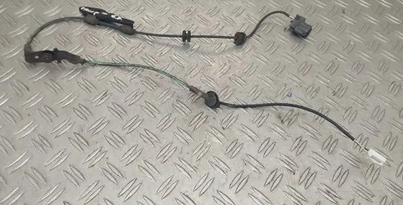 Toyota Prius+ (ZVW40) Rear ABS sensor wiring 