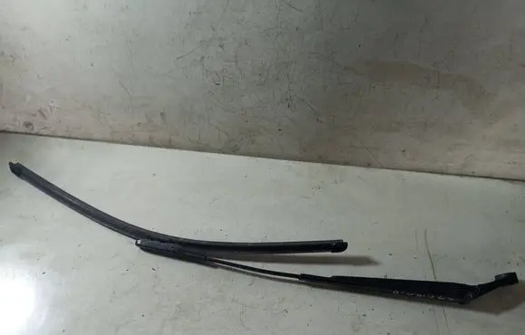 Opel Zafira B Front wiper blade arm 13145564