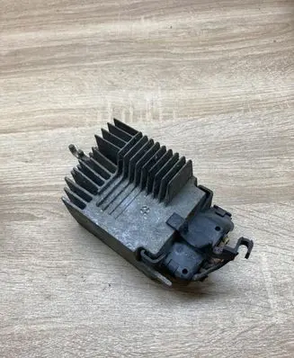 Audi A4 S4 B6 8E 8H Coolant fan relay 8E0959501F