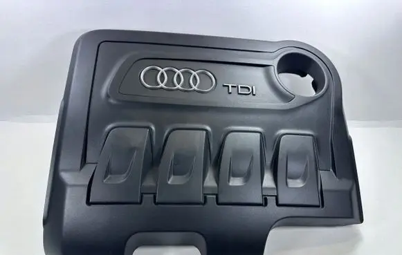 Audi Q3 8U Engine cover (trim)