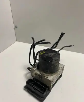 Skoda Fabia Mk2 (5J) ABS Pump 6R0907379D