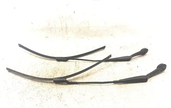 Ford Focus Front wiper blade arm