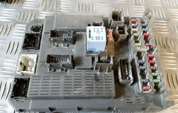 Peugeot 807 Comfort/convenience module 9649477480 BSIV0300