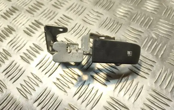 Mazda 3 II Fuel tank opening switch 