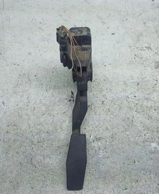 Opel Zafira A Accelerator throttle pedal 90581208 0281002298