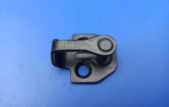 Jaguar XJ X308 Rear door lock loop/hook striker 