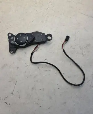 Mercedes-Benz E W211 Wing mirror switch 2118208510