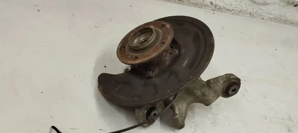 Rear wheel hub