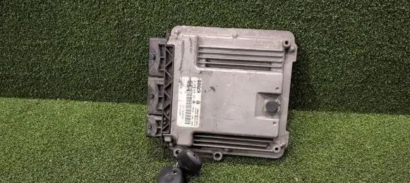 Renault Trafic III (X82) Engine control unit/module 237103888R 237104588R 028100991