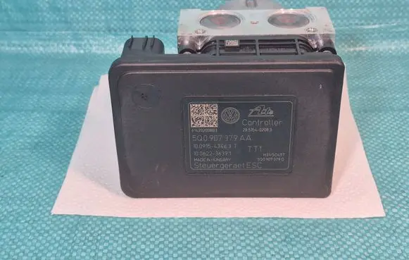 Volkswagen Golf VII ABS Pump 5Q0907379AA 10062236391 00915434637