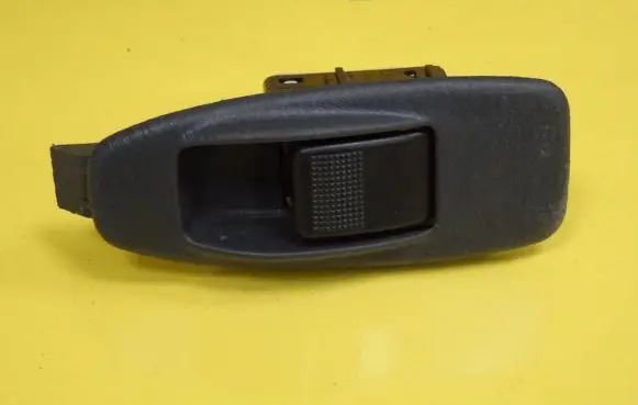 Mazda Premacy Electric window control switch 3582E17