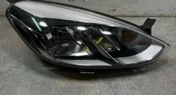 Ford Fiesta Headlight/headlamp H1BB13W029AD 175PL25138