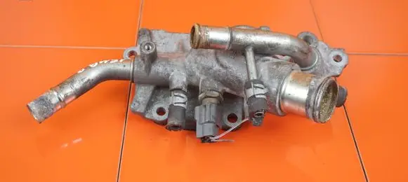 Renault Megane III Thermostat/thermostat housing M4R711