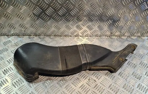 Audi A4 S4 B5 8D Air intake duct part 8D0129617E 053129617D