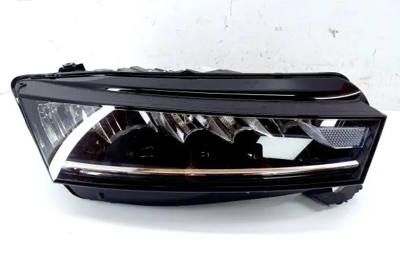 Skoda Octavia Mk4 Headlight/headlamp 5E4941016