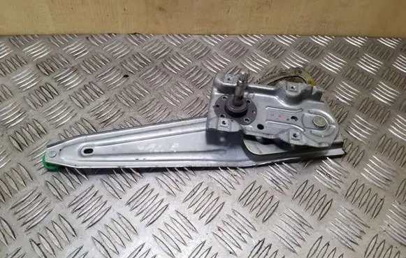Toyota Avensis T270 Rear window lifting mechanism without motor