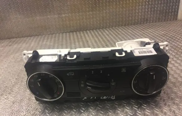 Mercedes-Benz A W169 Interior fan control switch 1698301985 A1698301985