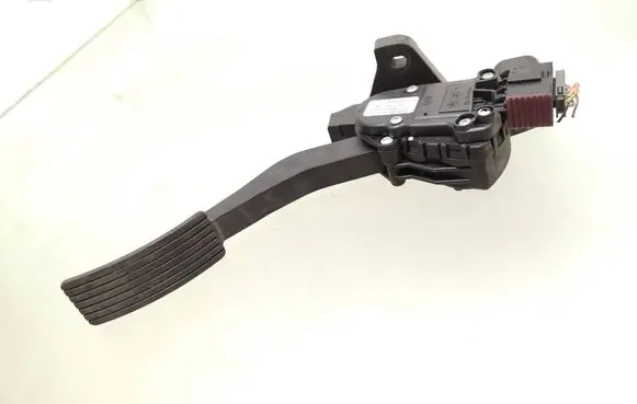 Mitsubishi Colt Accelerator throttle pedal A4543000204 MN125791 6PV00886601