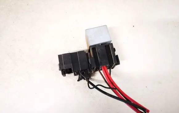 Volkswagen Transporter - Caravelle T4 Other relay 141951253 20240072
