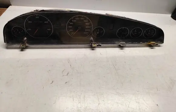 Speedometer (instrument cluster)