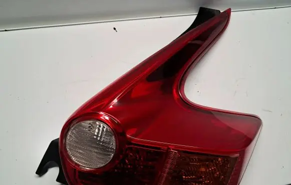Nissan Juke I F15 Rear/tail lights