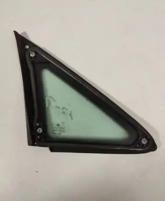 Volkswagen Touran I Front triangle window/glass 1T0845411