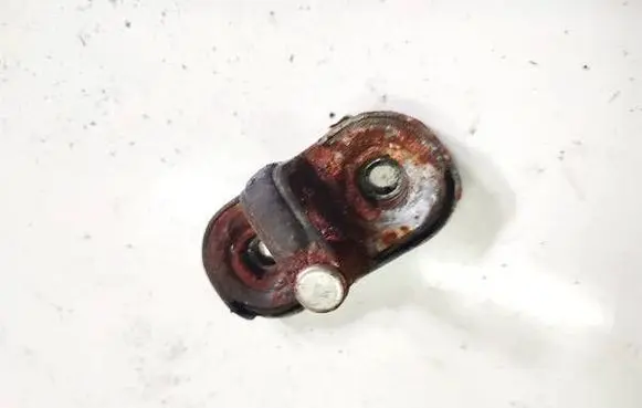 Volkswagen Golf V Front door lock loop/hook striker 