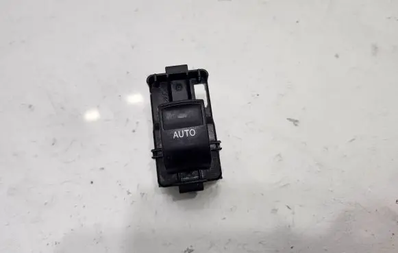 Toyota Prius (XW30) Electric window control switch 192801