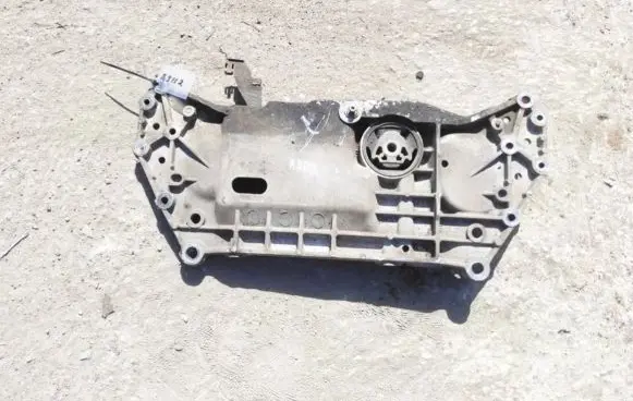 Volkswagen Golf VI Front subframe