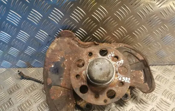Mercedes-Benz CLK A209 C209 Front wheel hub
