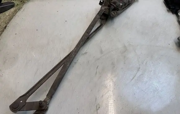 Porsche Cayenne (9PA) Front wiper linkage and motor 0390241807 7L0935119F HW015T5W