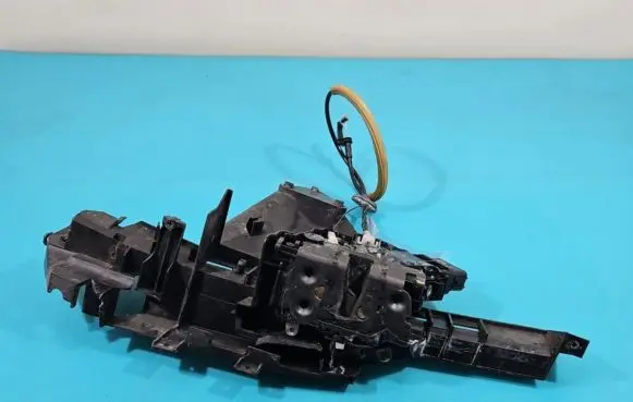 Ford C-MAX I Front door lock IMPRK1384904