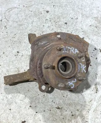 Nissan X-Trail T30 Front wheel hub spindle knuckle