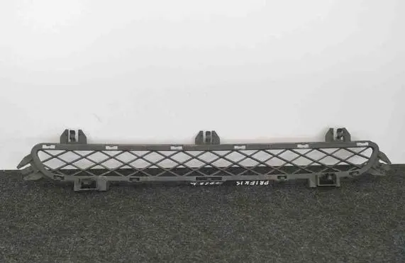 BMW X3 F25 Front bumper upper radiator grill 7210466